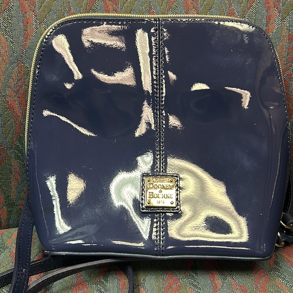 Dooney & Bourke Crossbody Bag. - Picture 2 of 8